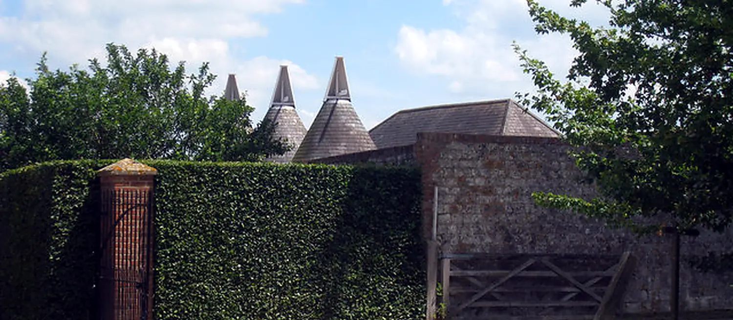 Bury Court Barn Wedding Taxi Service: Oast house at Bury Court, Bentley