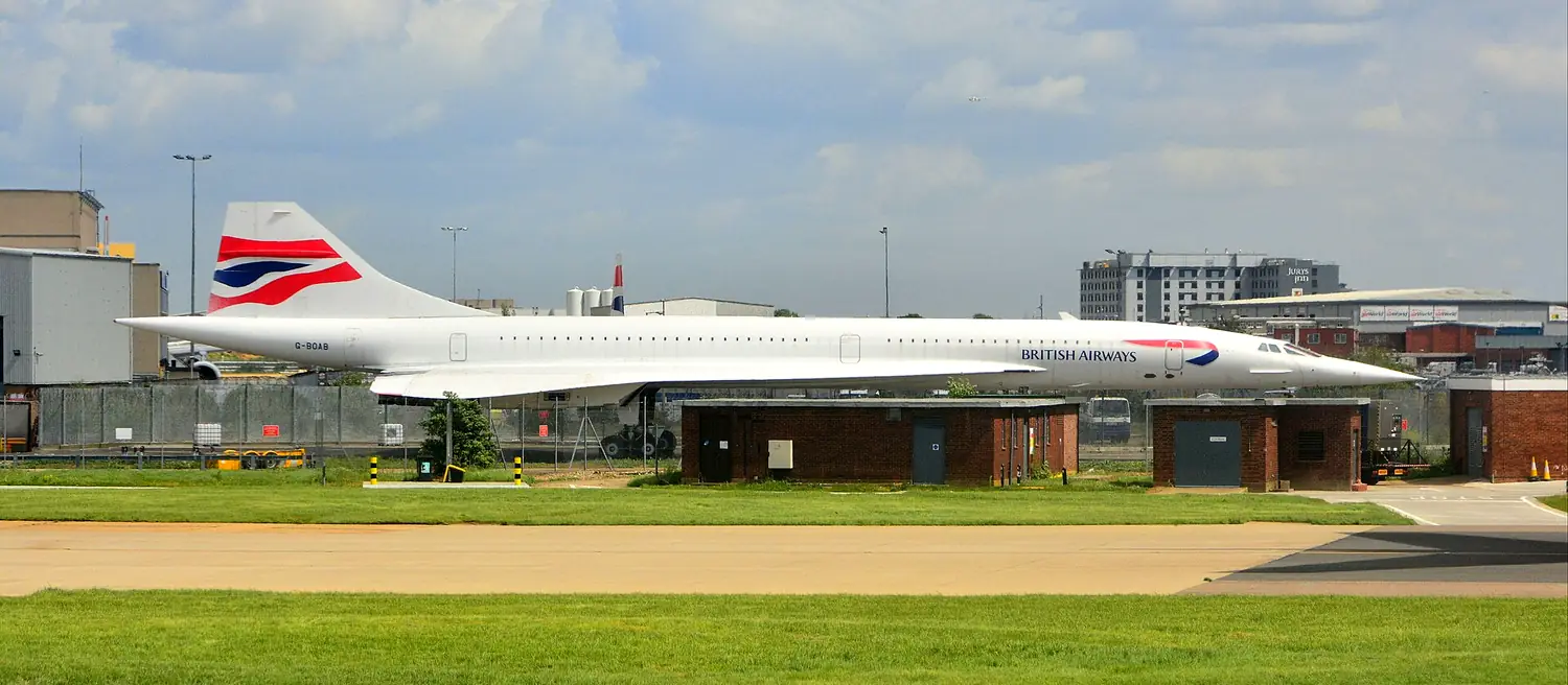 Farnham to Heathrow Airport Taxi: Concorde G-BOAB at Heathrow