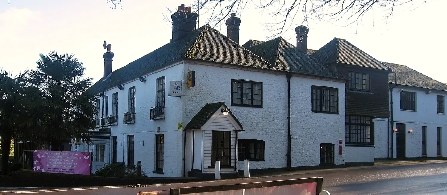 Frensham Pond Hotel & Spa Taxi Service: The Frensham Pond Hotel