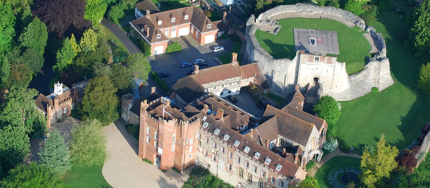 Farnham Taxis - Airport, Wedding & Local: Aerial view of Farnham Castle