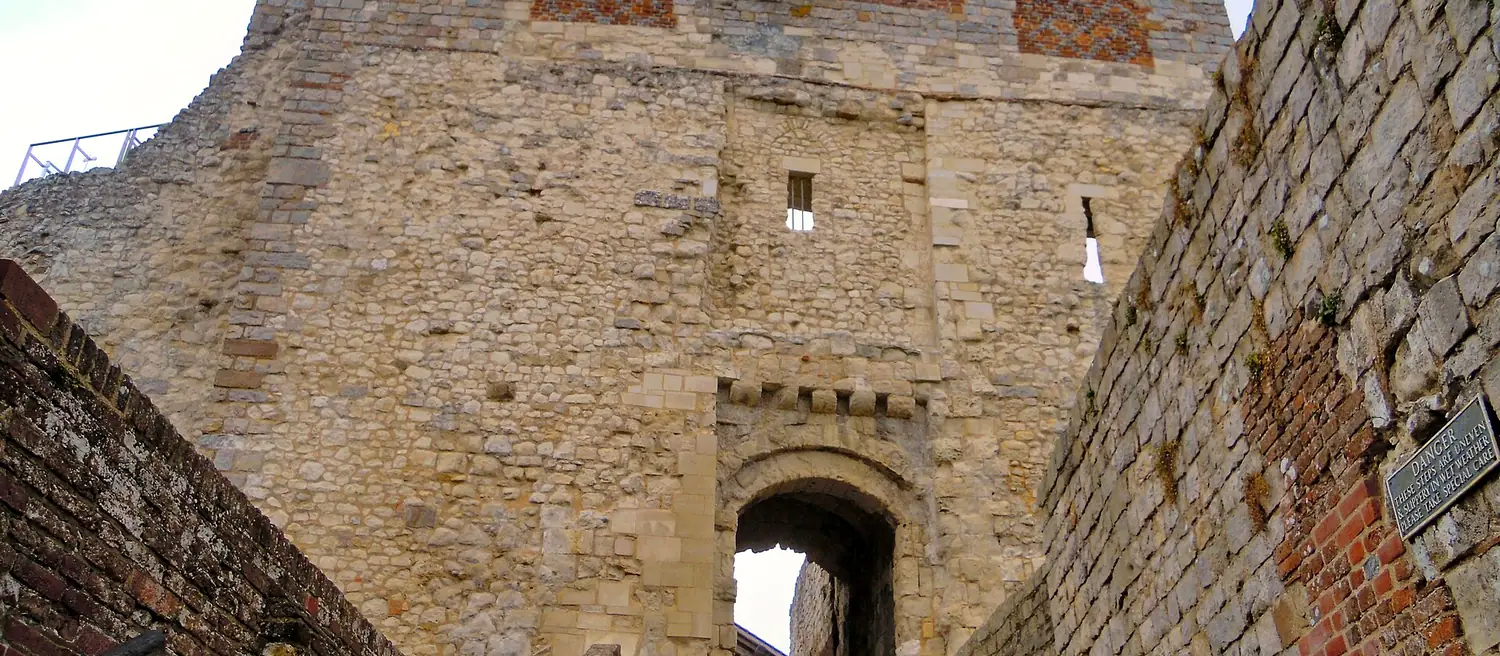 Farnham Wedding Venues Taxi Service: Farnham Castle Keep Drawbridge